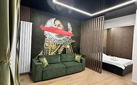 Queens Suite